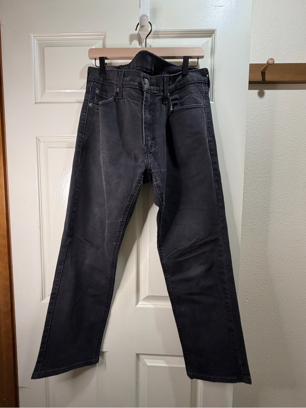 Men's Black Levi 541 33x30 Straight-Leg Jeans